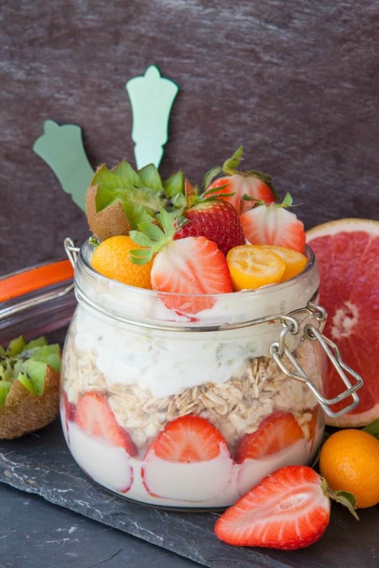 Porridge with fruits